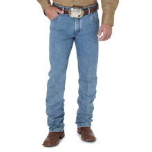 Load image into Gallery viewer, Wrangler Advanced Comfort Cowboy Cut Men's Jean