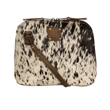 Load image into Gallery viewer, STS Weezy Crossbody
