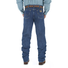 Load image into Gallery viewer, Wrangler George Strait Relaxed Fit Cowboy Cut Men&#39;s Jean
