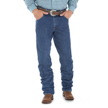 Load image into Gallery viewer, Wrangler George Strait Relaxed Fit Cowboy Cut Men&#39;s Jean
