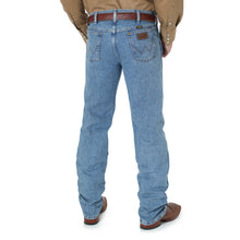 Load image into Gallery viewer, Wrangler Advanced Comfort Cowboy Cut Men&#39;s Jean
