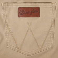 Load image into Gallery viewer, Wrangler Retro Slim Fit Straight Leg Men&#39;s Jean
